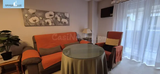 ¡Tu nuevo hogar te espera! Amplio piso en alquiler preferibl - foto 2