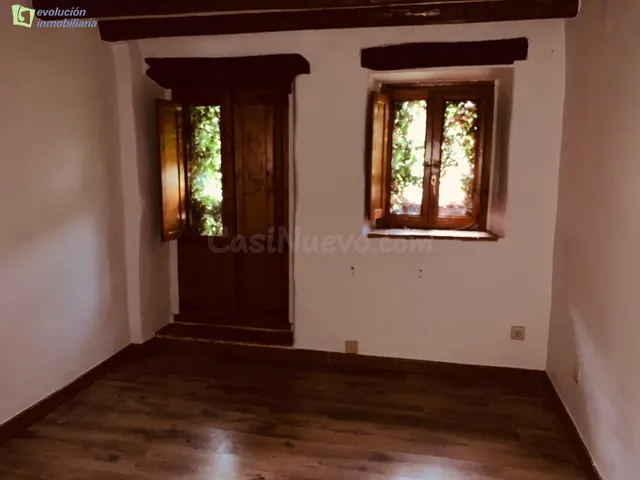 Amplio Adosado Semireformado en Entrambasaguas, Valle de Men - foto 4