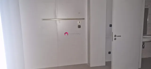 Local comercial avda. valvanera 96 — 9