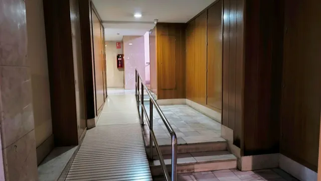 PRIMER PISO TOTALMENTE EXTERIOR EN FINCA CON CONSERJE Y ENORME TERRAZA ESQUINERA — 24