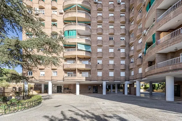 PISO CON GARAJE EN AV. PULIANAS — 30