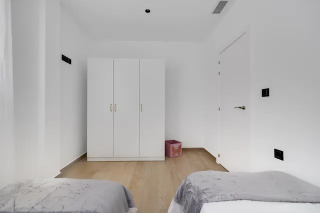 Villa moderna de 3 dormitorios con piscina privada en Aguas Nuevas, Torrevieja — 35