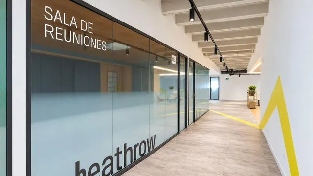 OFICINAS  Y COWORKING EN EDIFICIO SKYBUSSINES MANISES — 6