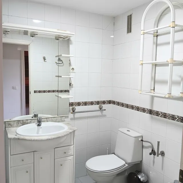 OPORTUNIDAD, amplio piso en Arroyo de la Miel, Benalmádena — 9