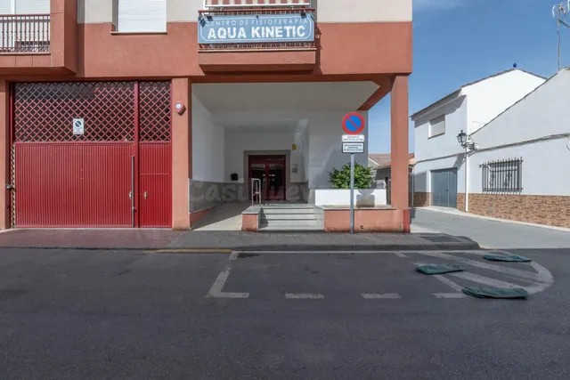 PISO EN LAS GABIAS JUNTO AL METRO — 2