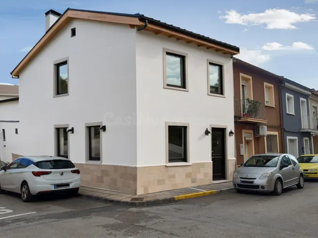 Casa de pueblo para reforma en Calle San Roc en el Centro de - foto 2