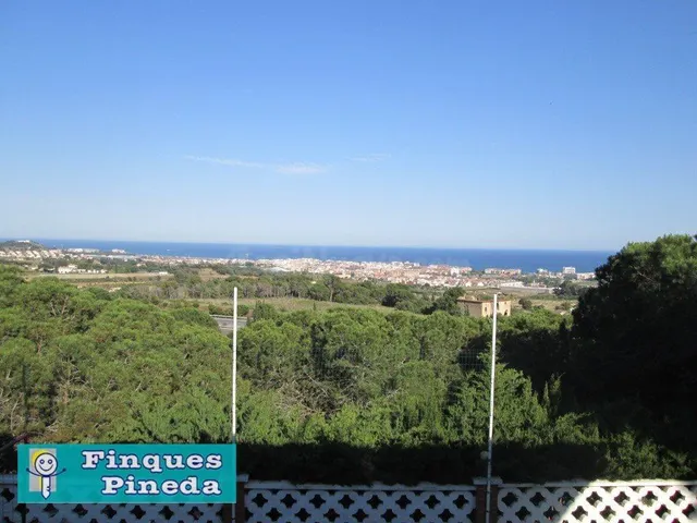 2 parcelas edificables en Pineda de Mar con vistas a mar - foto 3