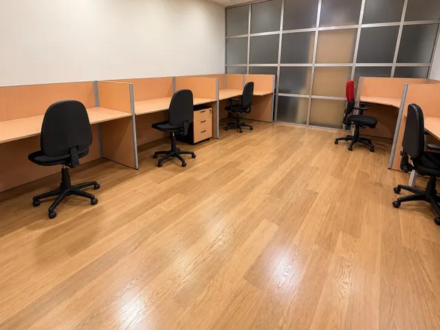 Amplio local comercial de 250 m2 acondicionado como oficinas en Avenida de Alicante, Altabix – Elche — 14