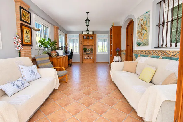 VENDE EN EXCLUSIVA CHALET INDEPENDIENTE EN COÍN — 20