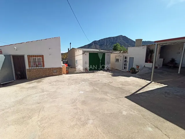 Se vende casa de campo con terreno — 34