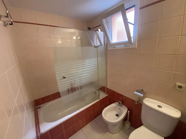 Tomares. bonito triplex amueblado junto al ayuntamiento — 21