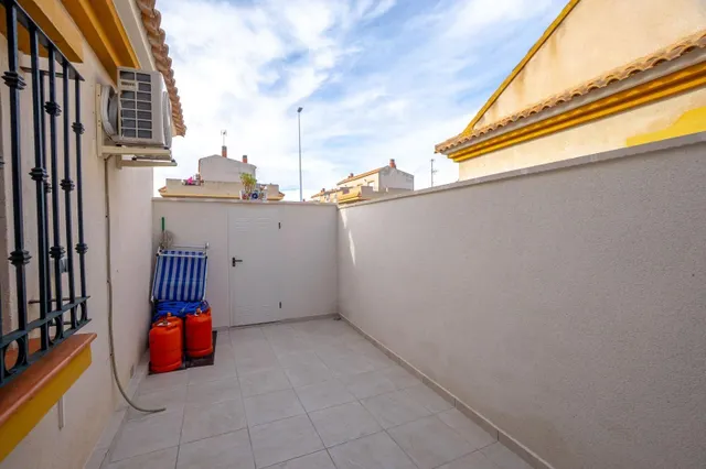 Encantadora Casa Adosada con Terraza Soleada en La Zenia — 22