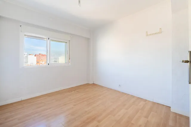 Piso en Venta en Ciudad Jardín, Almería - Oportunidad Única — 9