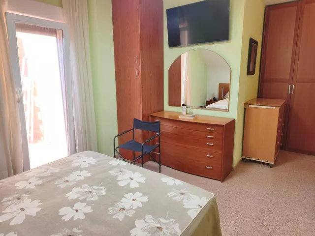 EXCELENTE ATICO MUY REFORMADO EN BARRIO SAN CRISPIN — 11