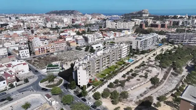 Atico con vistas al mar y a la montaña in Alicante — 12