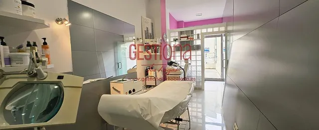 LOCAL COMERCIAL EN LA CALLE CISNEROS. SANTANDER — 16