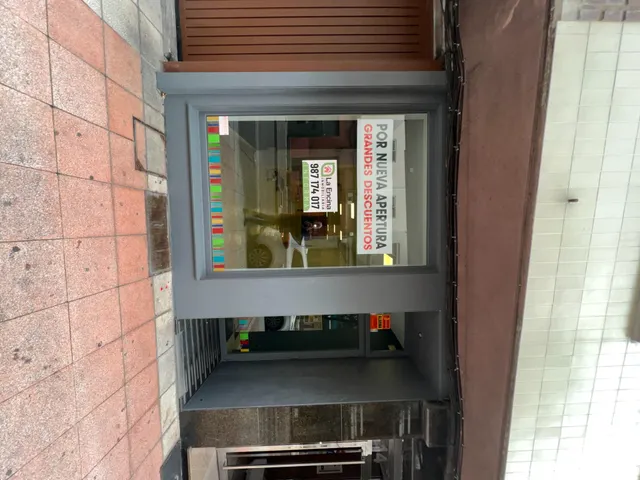 Local comercial en el centro de Ponferrada con múltiples opciones — 3