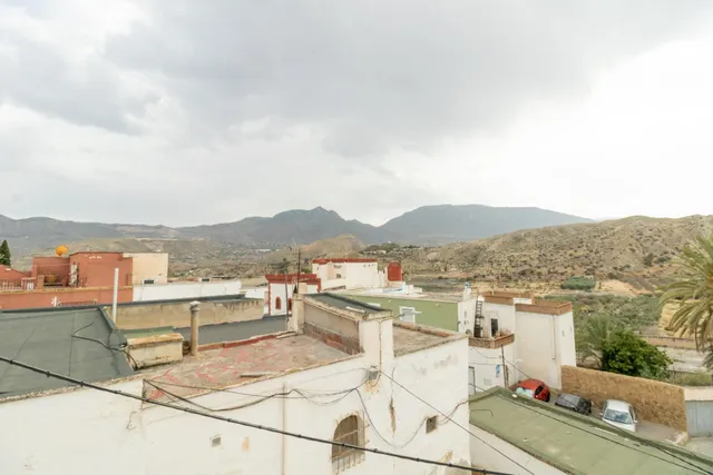 ENCANTADORA CASA EN ALHABIA — 40