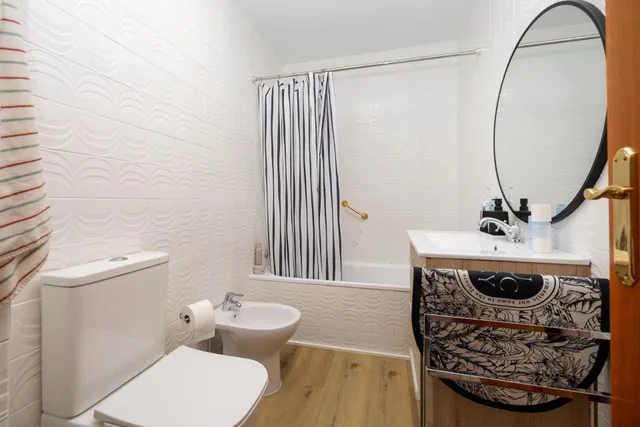 Piso y cochera en venta junto Acera de Darro. — 24