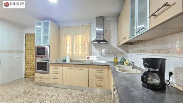 GRAN CASA EN VENTA ZONA PARQUE ACUÁTICO — 28