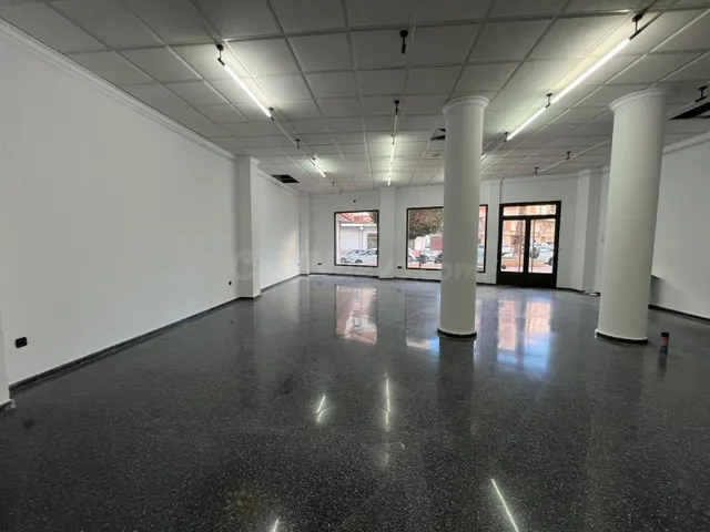 Local Comercial en Centro Urbano
