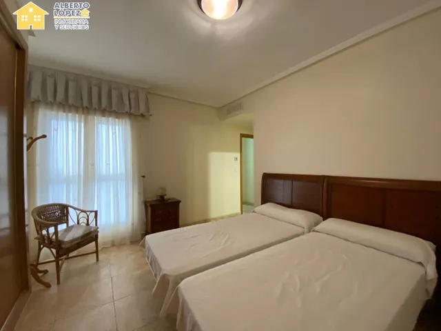 Vivienda de 3 dormitorios en alquiler de larga estancia en El Altet, Elche. — 15