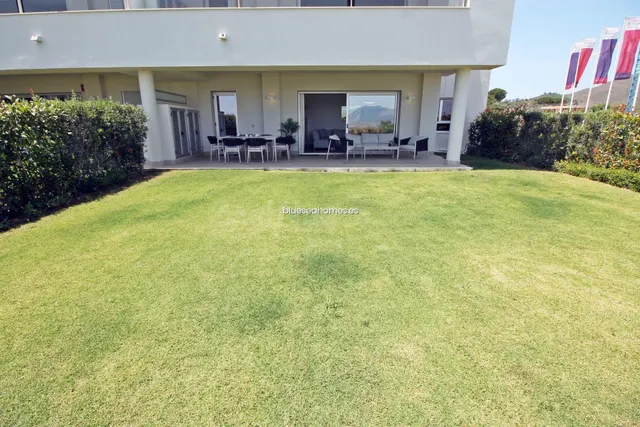 Venta de piso con tres dormitorios en Mijas Costa, Málaga, C - foto 4