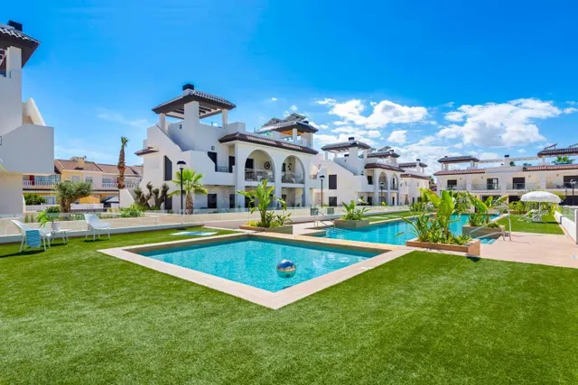 COMPLEJO RESIDENCIAL DE OBRA NUEVA EN ROJALES - foto 3