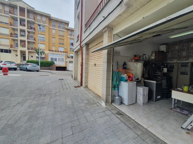 2 habitaciones y garaje cerrado, para entrar a vivir — 35