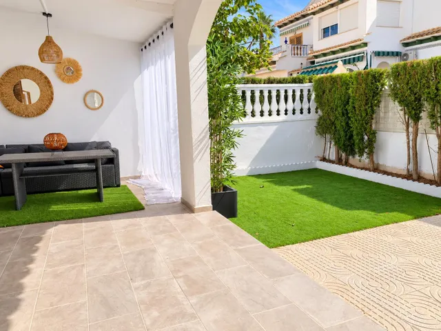 Tu rincón de sol en la mata: bungalow recién reformado con amplio jardín orientado al sur y a solo 450 metros de la playa — 44