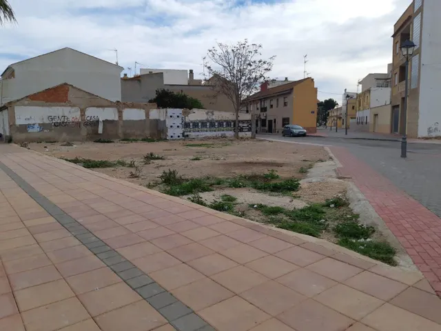 PARCELA  PARA APARTAMENTOS EN LOS ALCÁZARES — 11