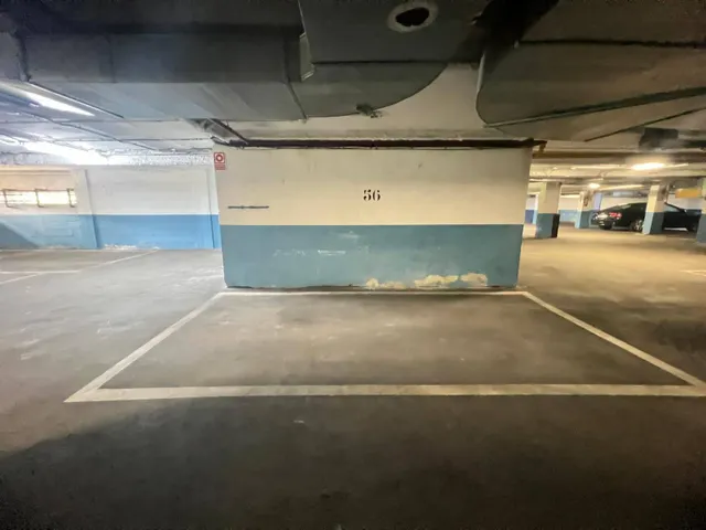 ¡Oportunidad única! Se vende plaza de garaje y de fácil maniobra con excelente ubicación — 10