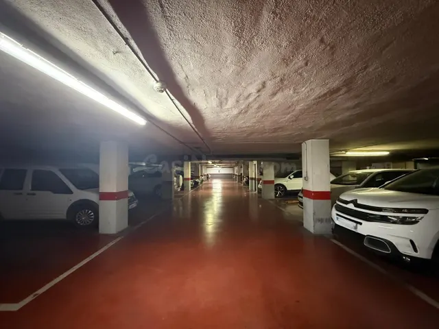 ¡Oportunidad única! Pack de 2 plazas contiguas (Coche + Moto - foto 4