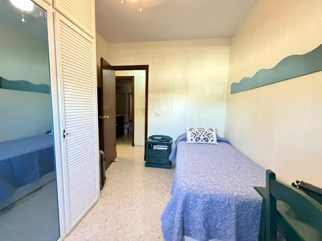 Ideal piso en puertas del sur, en urbanización privada con piscina — 9