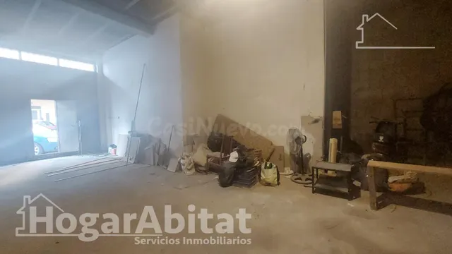 AMPLIO LOCAL COMERCIAL JUNTO A LA AV. DE VALENCIA - foto 3