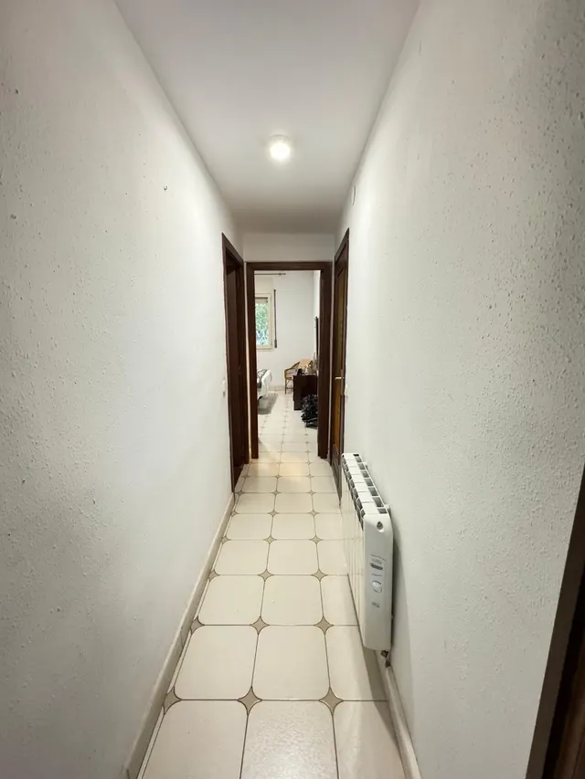 PISO DE 4 habitaciones Y DOS BAÑOS EN LA CALLE CALABRIA CERCA DEL SAGRADO CORAZÓN — 34