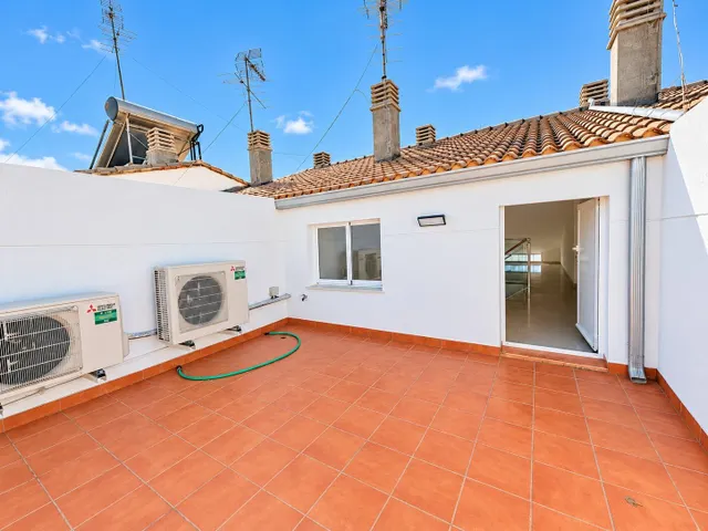 Casa adosada en alquiler con 2 terrazas y garaje doble. — 21