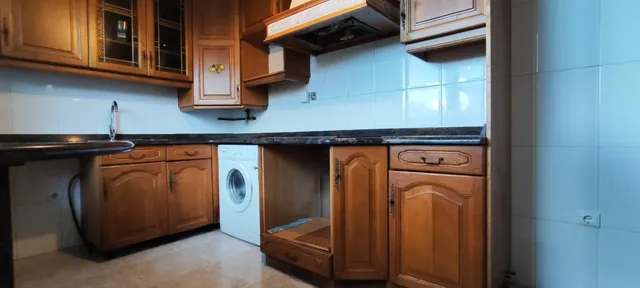 CHALET CON JARDÍN A UN PASO DEL CENTRO DE TORRELAVEGA.- — 7