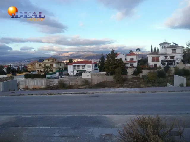 PARCELA 502 M2 EN P-12 LA ZUBIA — 2