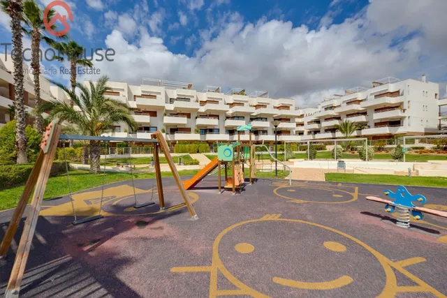 Moderno Piso en Residencial Terrazas De Campoamor con Vistas al Mar — 46