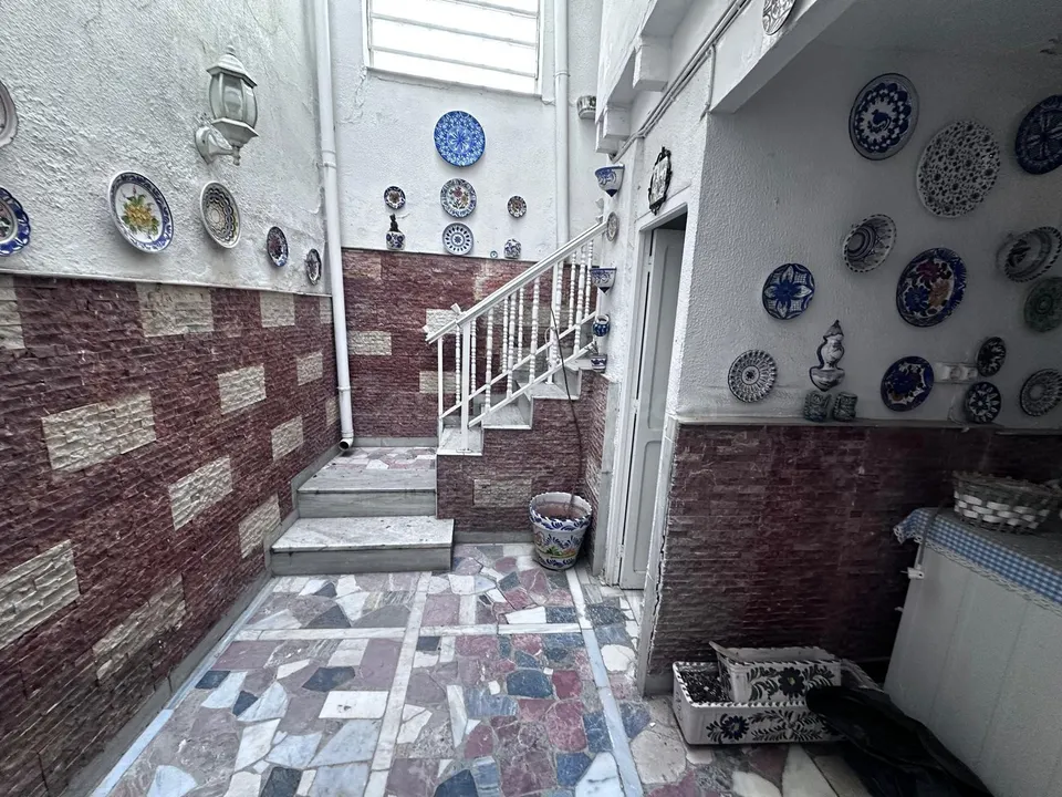 Oportunidad en Monóvar: amplia casa de 4 habitaciones y 2 baños