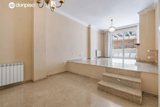 ADOSADA EN URBANIZACIÓN EN HUETOR VEGA — 6