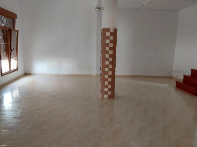 SE ALQUILA LOCAL COMERCIAL EN ZONA MONUMENTO RIBEIRA — 6