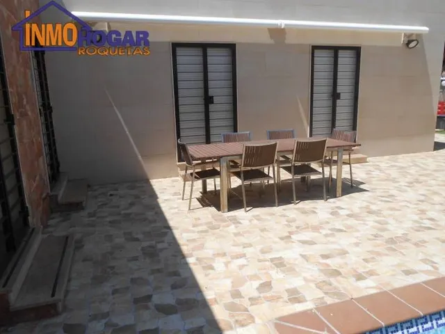 CHALET DE LUJO, 1000 m de parcela, 4 DOR,3 BAÑOS, PIS EXCELENTENTES CALIDADES A 200 m DE LA PLAYA!! — 36
