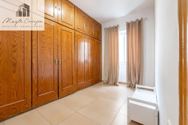 Piso de 87 m2 con 3 dormitorios en Pedro Antonio de Alarcón 27, junto a Recogidas — 35