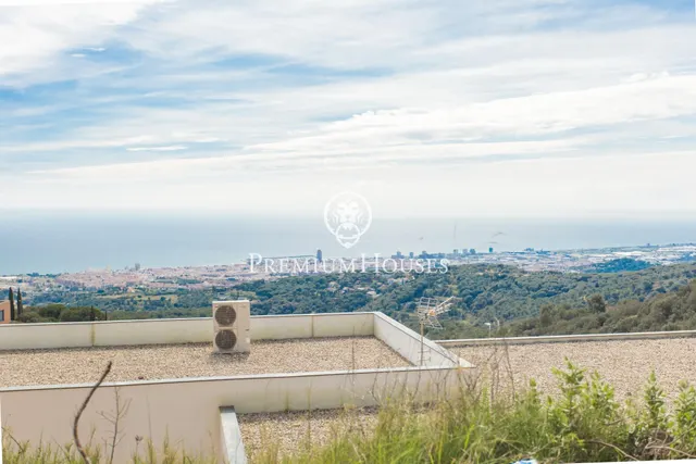 Terreno en venta con vistas espectaculares en La Cornisa — 2