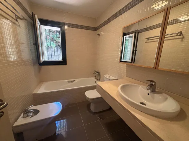 Chalet en Chiclana: amplitud, comodidad y calidad de vida — 38