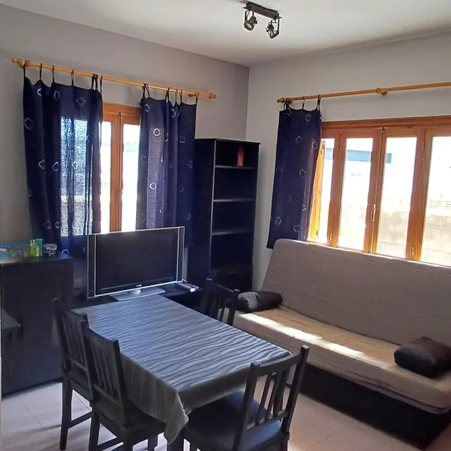 Amplia vivienda en urbanización con aparcamiento y piscina — 13