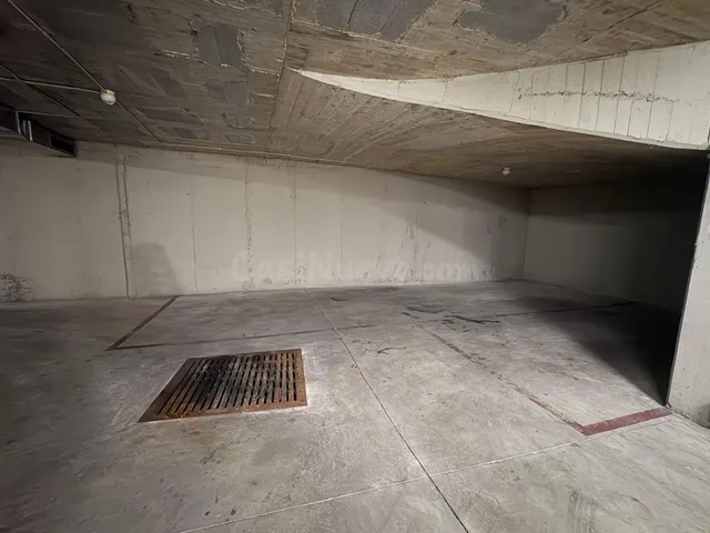 Oportunidad de inversión: 3 plazas de garaje en venta en Terrassa — 4