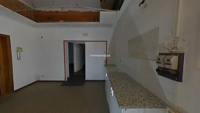 2 LOCALES DE 821 M2. EN TOTAL, FIGUERES — 43